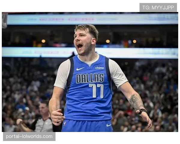 中场战报：半场结束，独行侠领先太阳22分，卢卡·东契奇已得25分8助攻